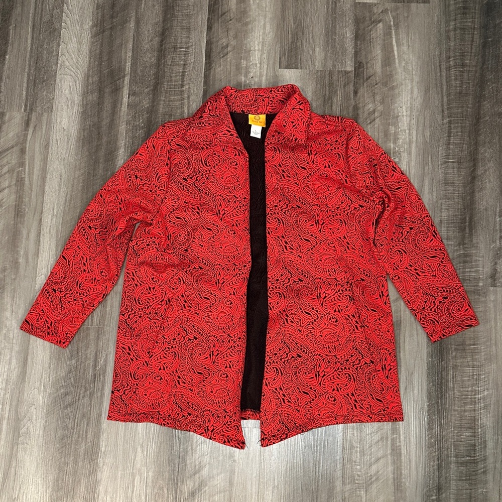 Ruby Rd. Red and Black Paisley Textured No Button Jacket - Large